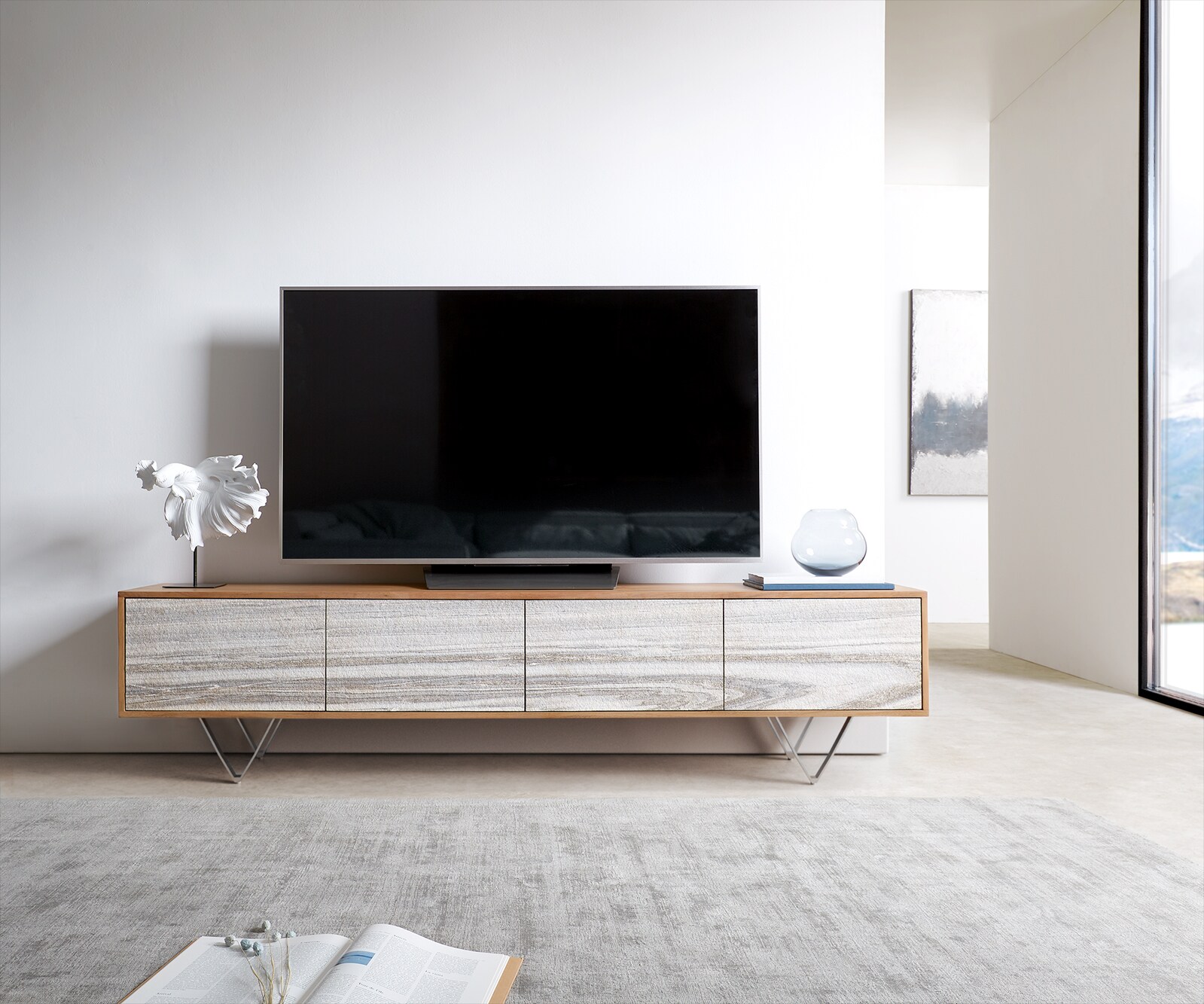 Szafka RTV Kleo 200 cm akacja naturalna 4 drzwi nóżki V stal nierdzewna 1