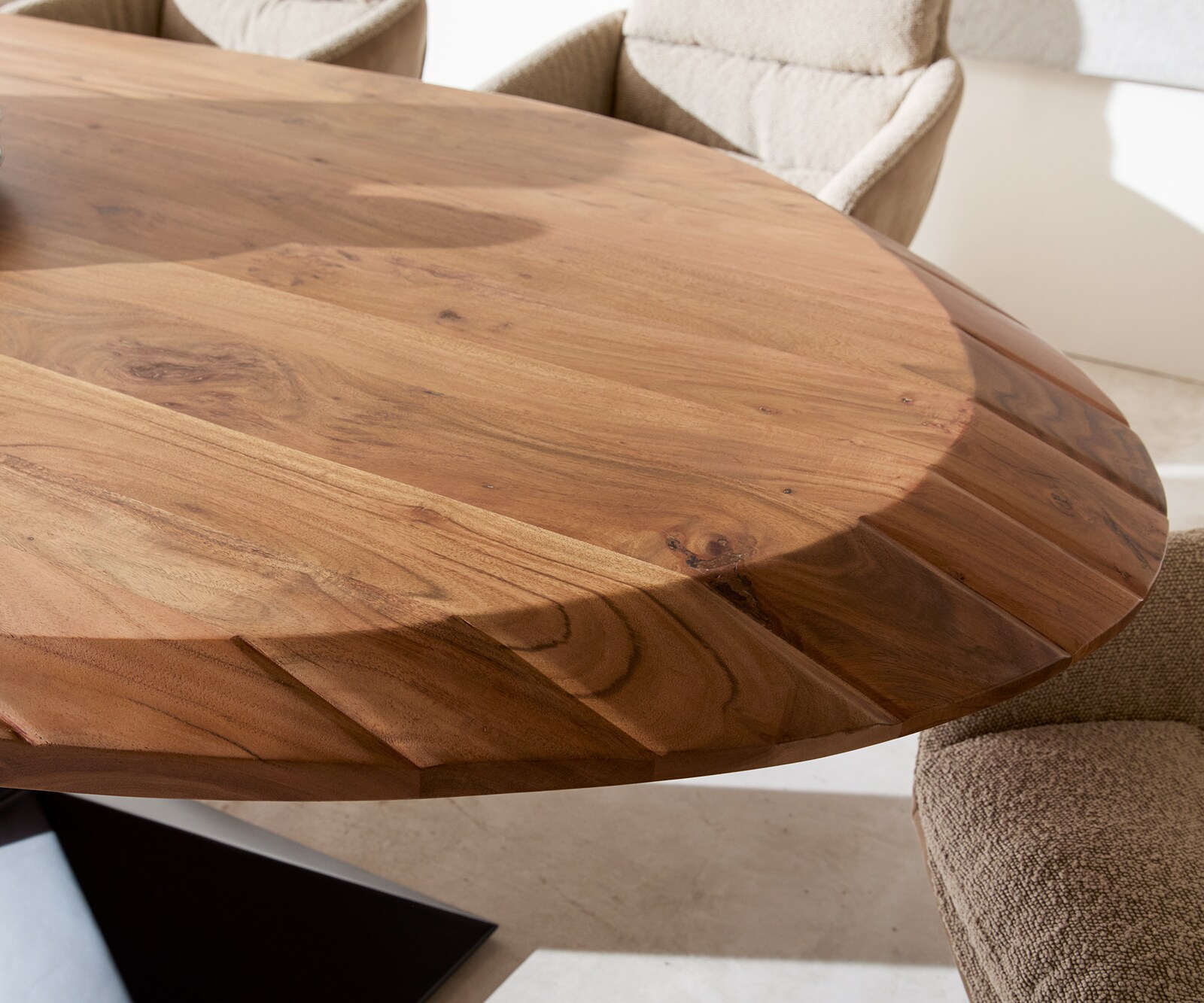 Stół do jadalni Aithon 240x105cm akacja brązowa rama metalowa owalna czarna 4