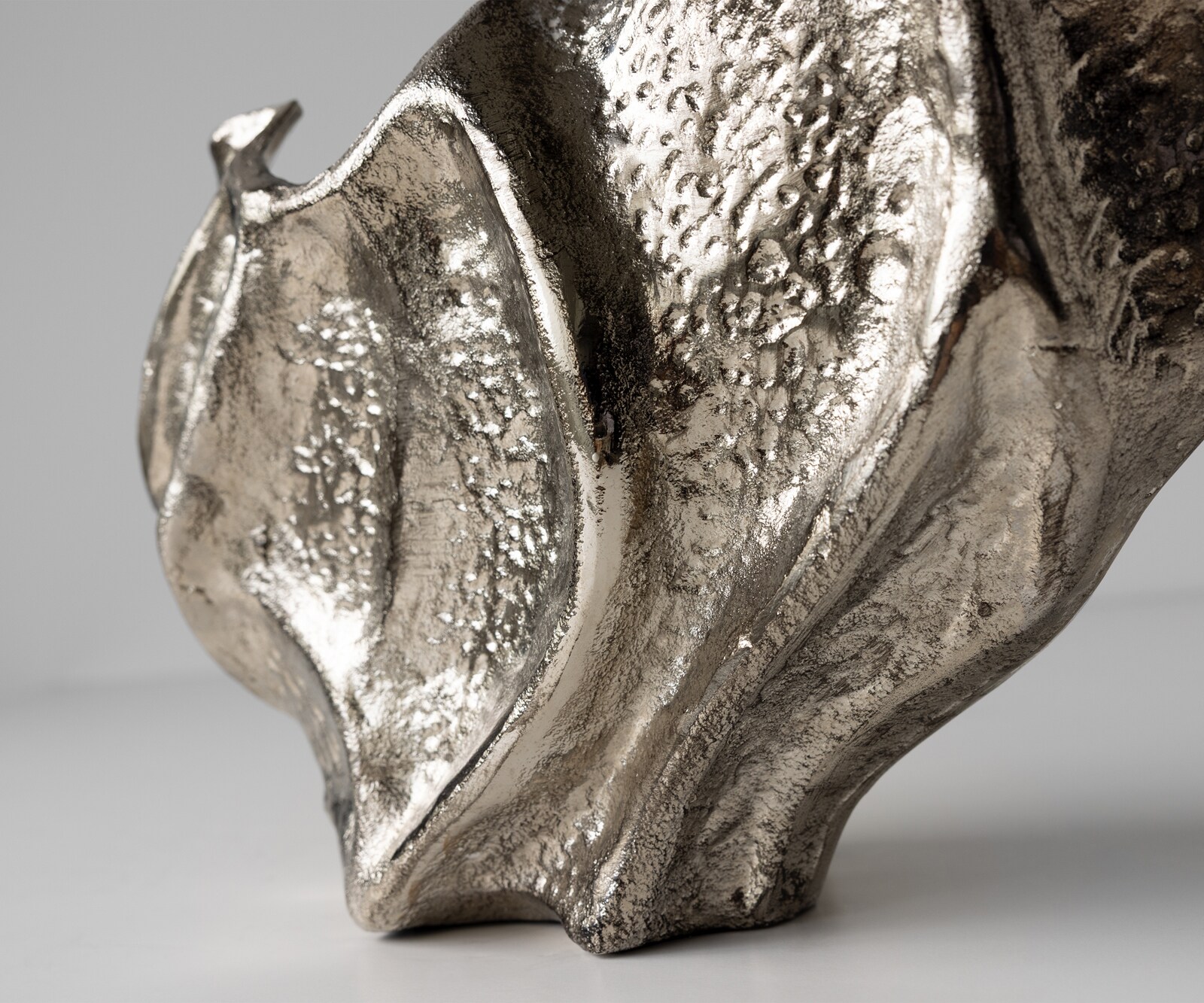Misa Valena dł. 39 x szer. 17 x wys. 29 cm aluminium Platin Opal ręcznie robiona 2