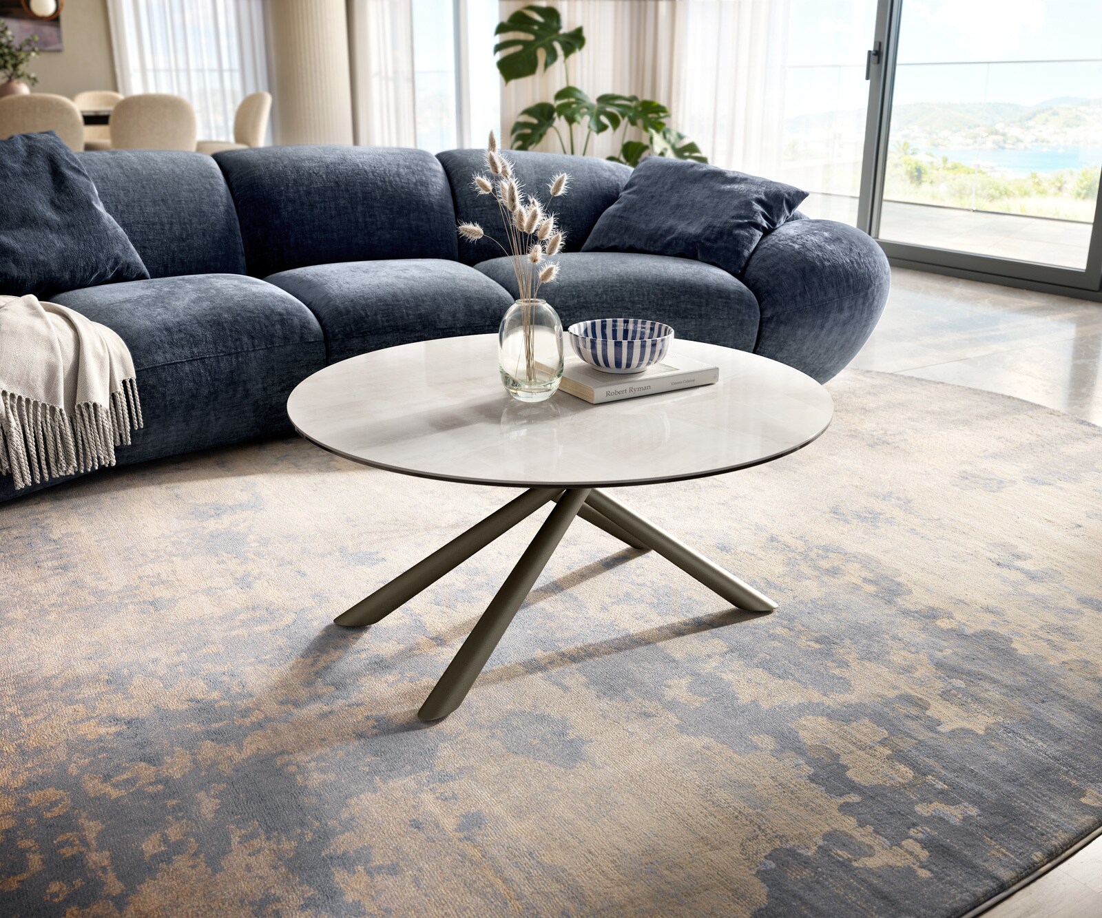 Stolik kawowy Edge okrągły 90x90 cm ceramika Onyx Champagne podstawa Sarity metal w kolorze tytanu 1