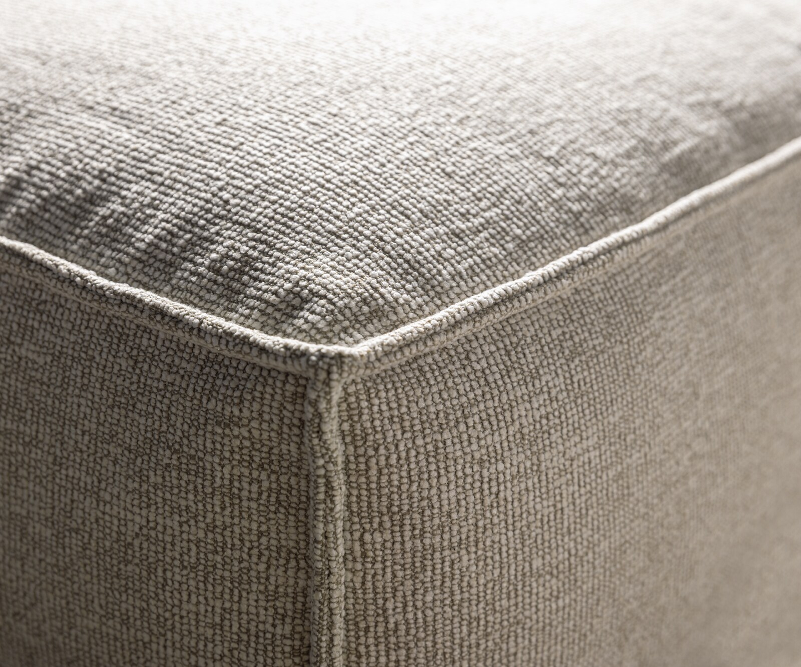 Sofa narożna Freestyle 310x200 cm miękka tkanina beżowa z lamówką 4