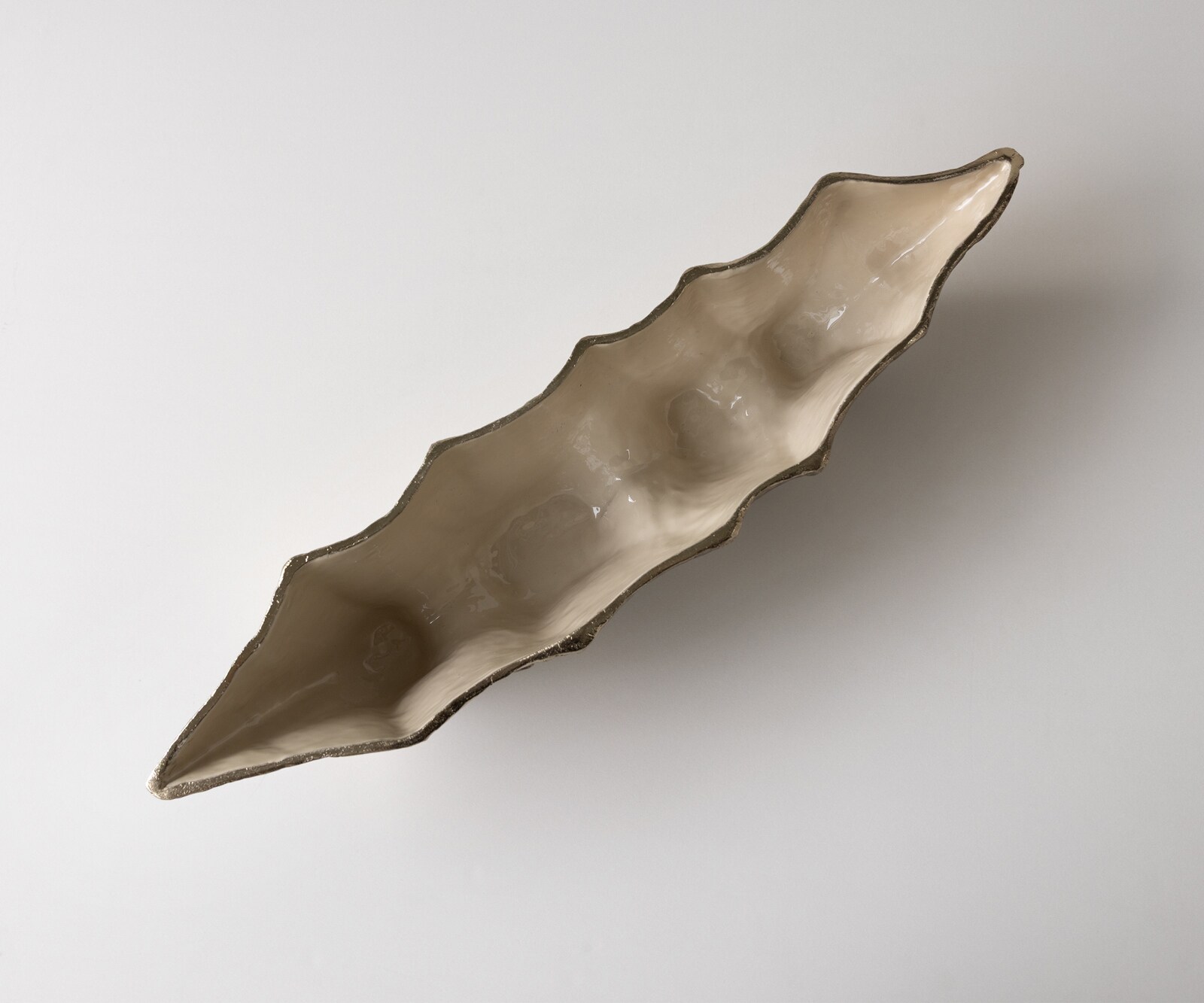 Misa Riffa dł. 70 x szer. 16 x wys. 15 cm aluminium Champagner Ivory ręcznie robiona 3