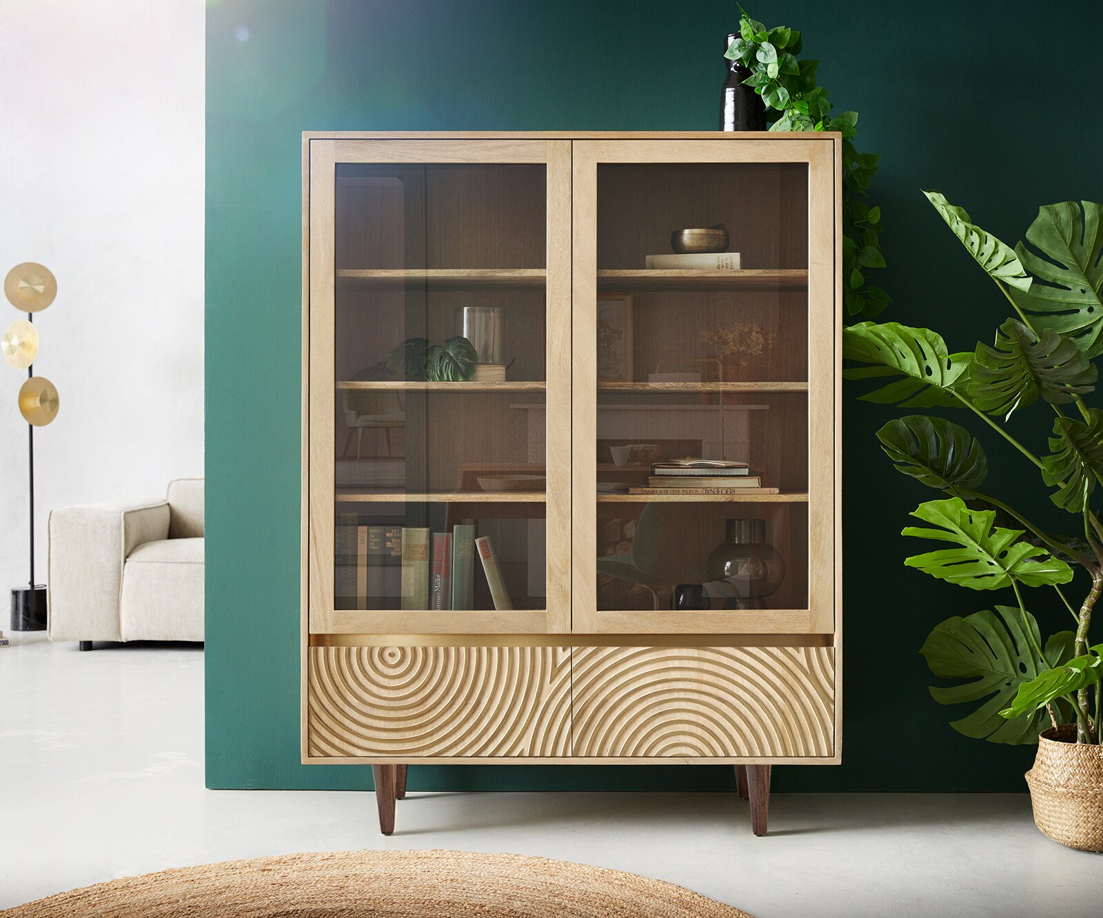 Szklana witryna Budaya 115x135 cm drewno mango naturalne 4 drzwi nóżki kątowe 2