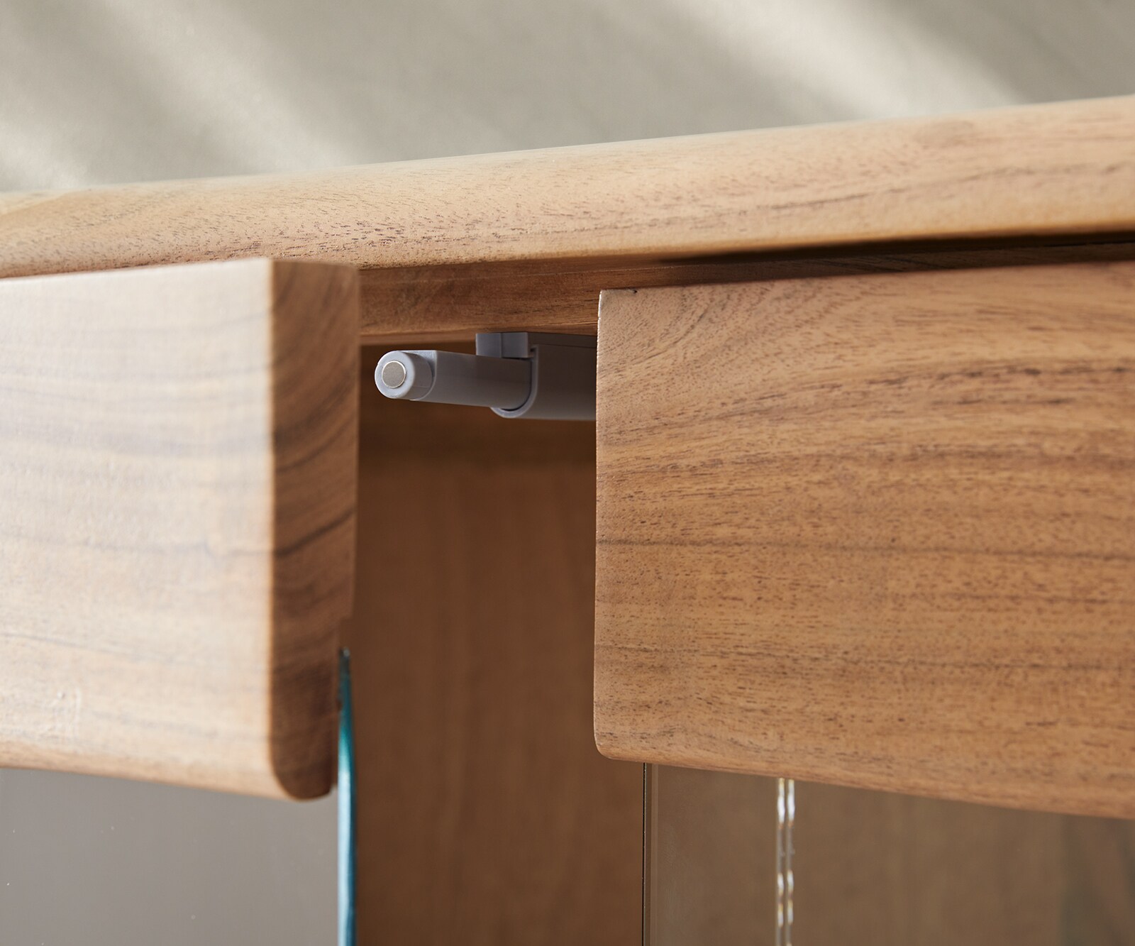 Witryna Live-Edge 120x190 cm akacja naturalna 2 drzwi 4 szuflady 5