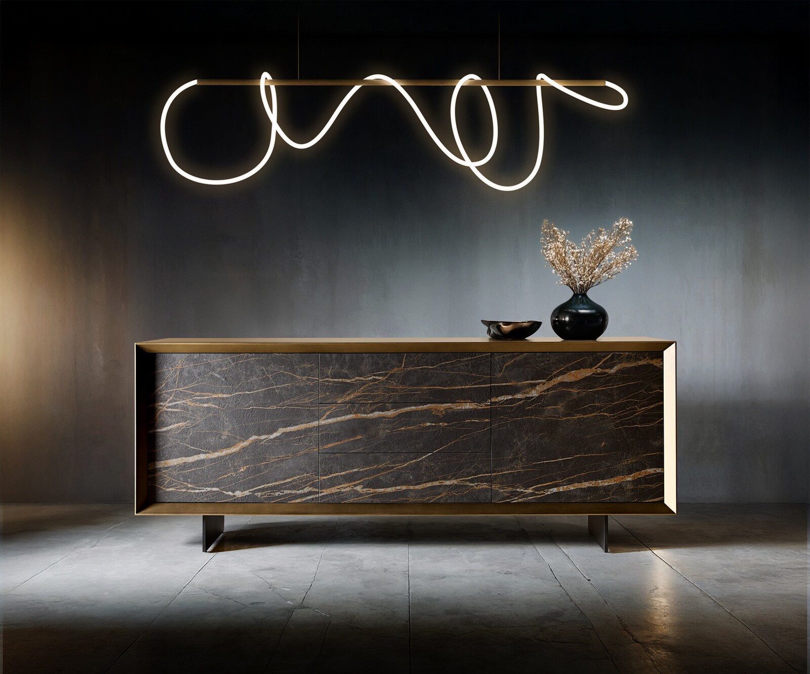 Komoda Yori 200 cm metaliczny złoty 2 drzwi 3 szuflady nóżki wąskie metal czarny ceramika Laminam® Noir Desir brązowy 1
