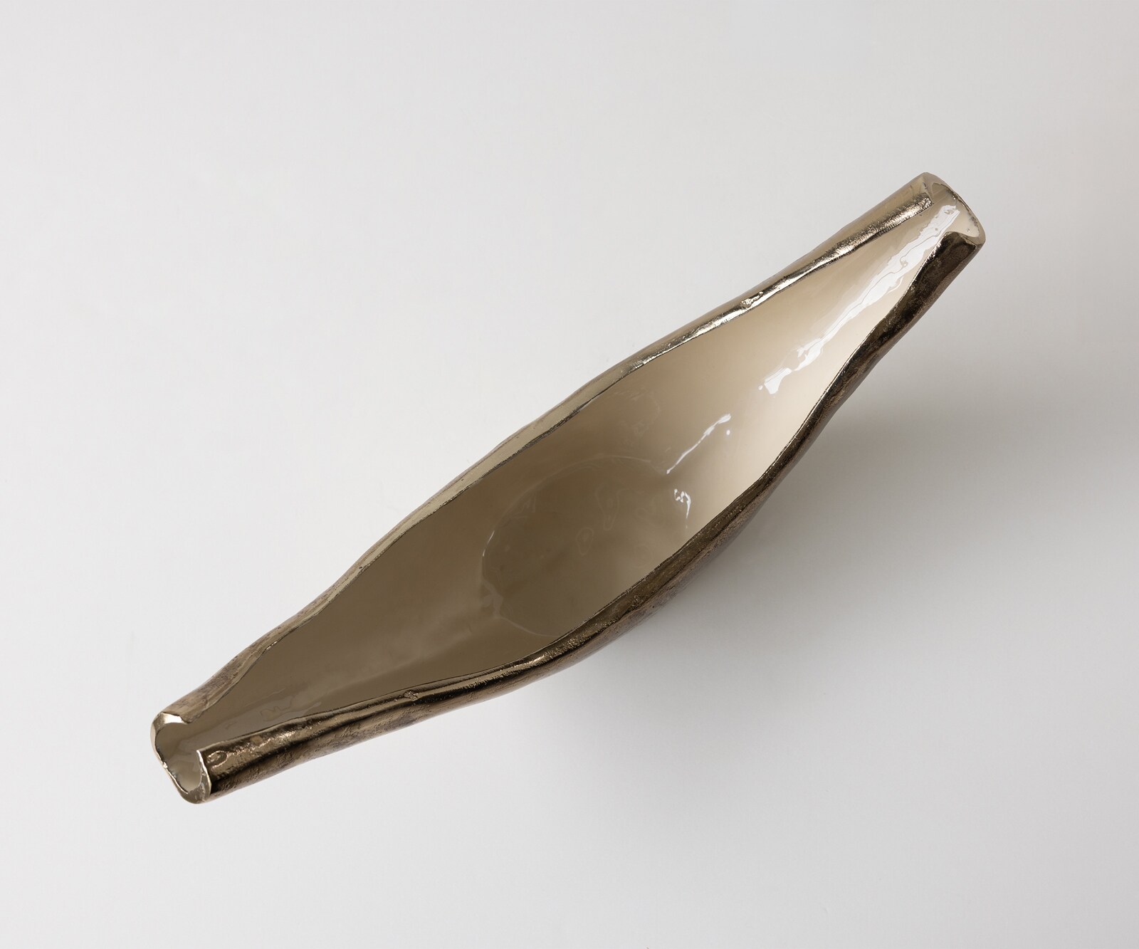 Rzeźba Navira dł. 51 x szer. 13 x wys. 20 cm aluminium Champagner Ivory ręcznie robiona 3