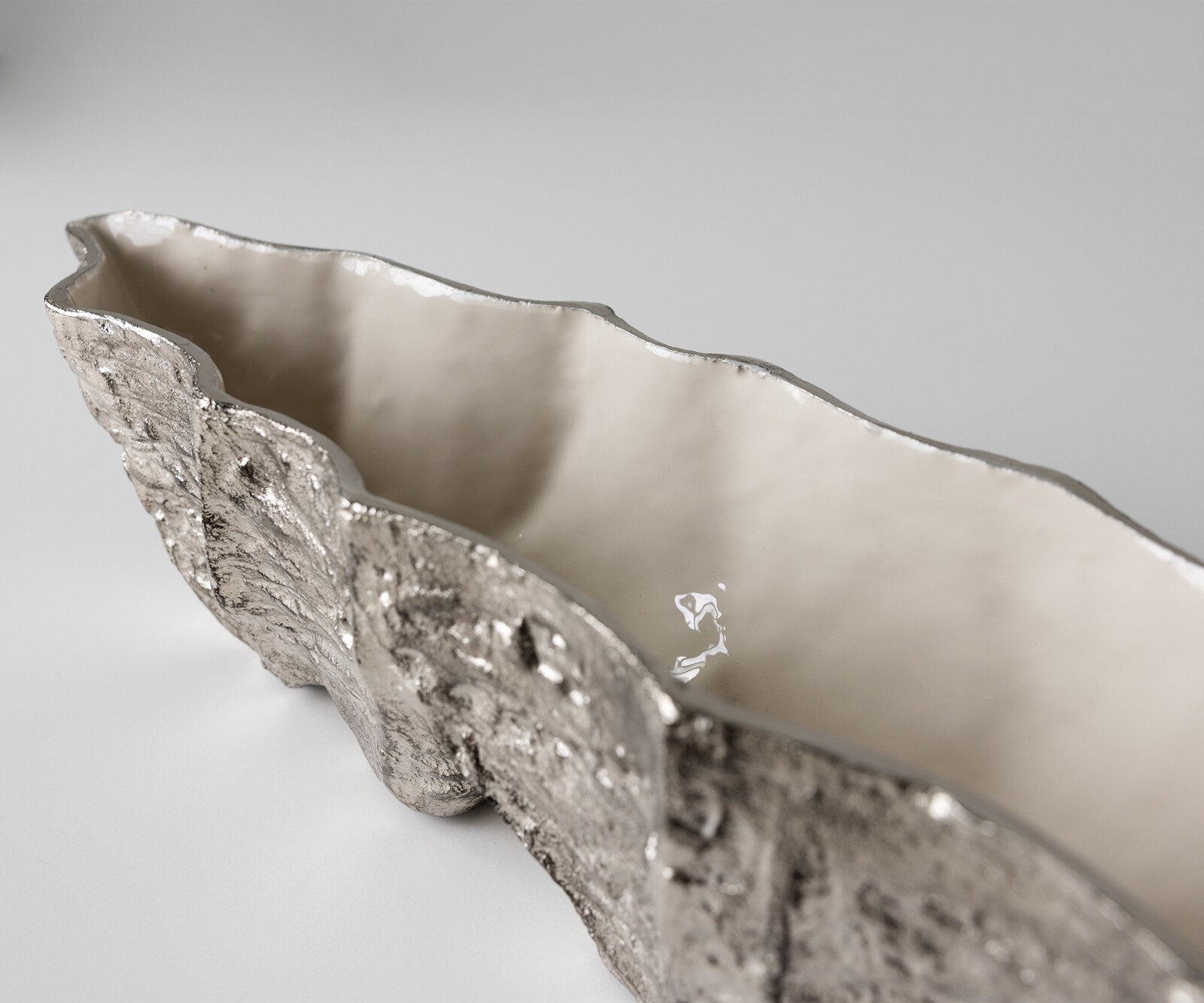 Misa Riffa dł. 70 x szer. 16 x wys. 15 cm aluminium Platin Opal ręcznie robiona 3