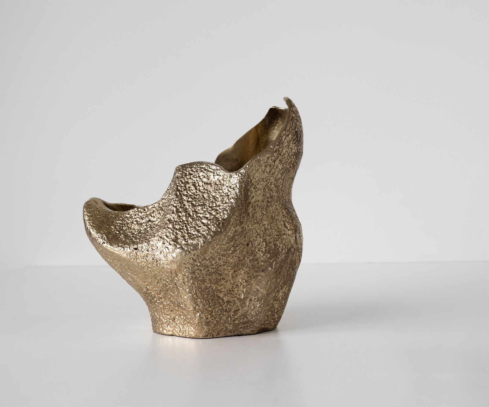 Waza dekoracyjna Grotta dł. 31 x szer. 20 x wys. 34 cm aluminium Champagner ręcznie robiona 2