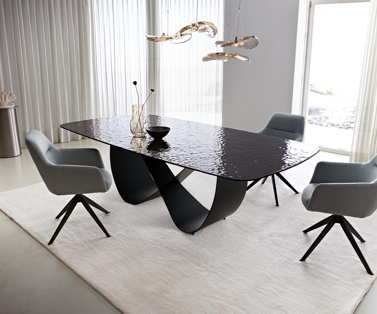 Stół do jadalni Edge kształt beczki 240x120cm szkło reliefowe czarne efekt 3D rama Infinity metal czarny