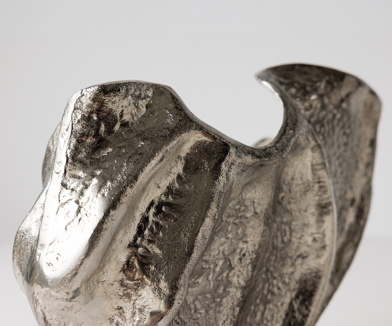 Misa Valena dł. 39 x szer. 17 x wys. 29 cm aluminium Platin Opal ręcznie robiona 5