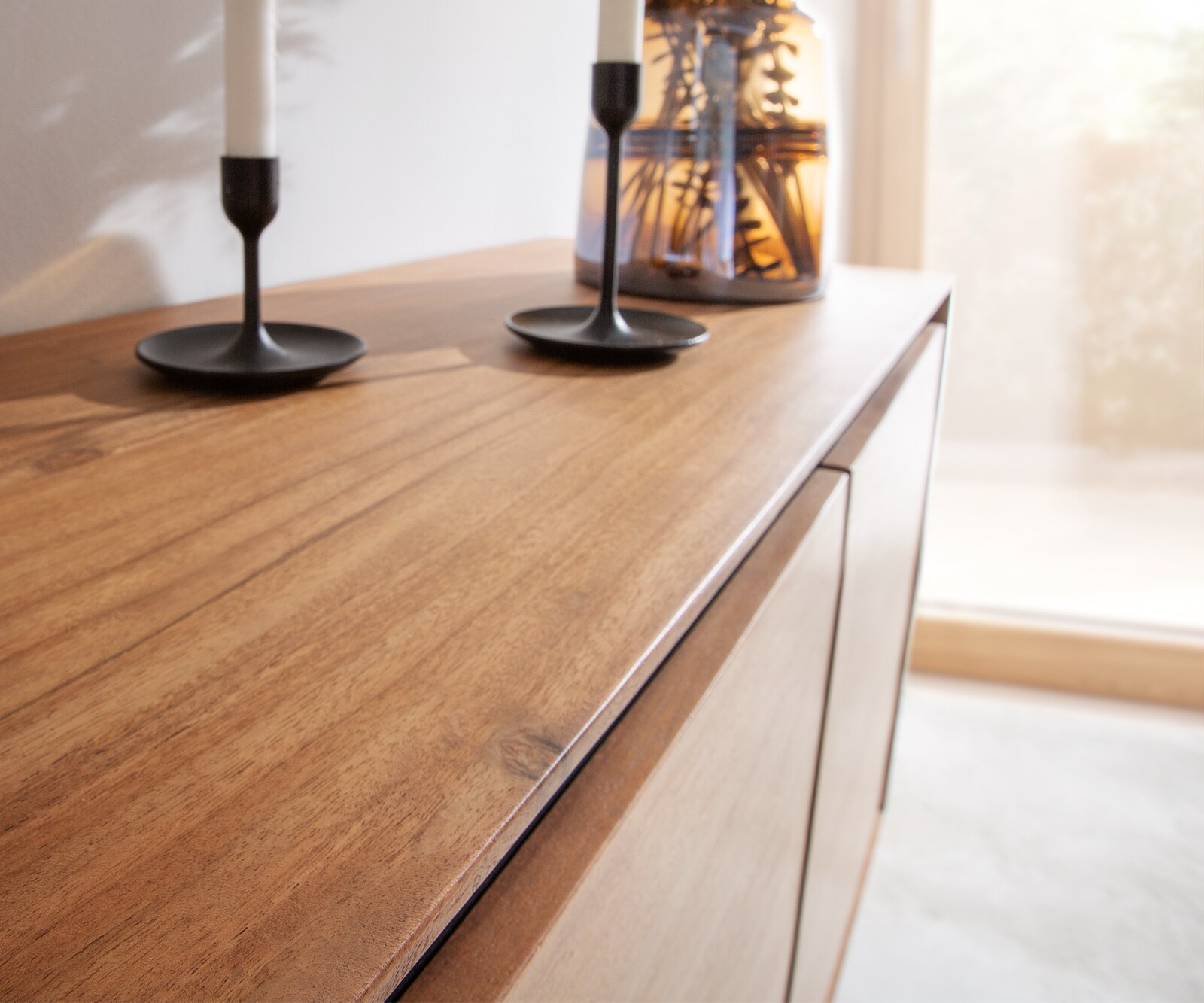 Komoda Stonegrace 145 cm akacja naturalna 3 drzwi fornir kamienny nóżki V 3
