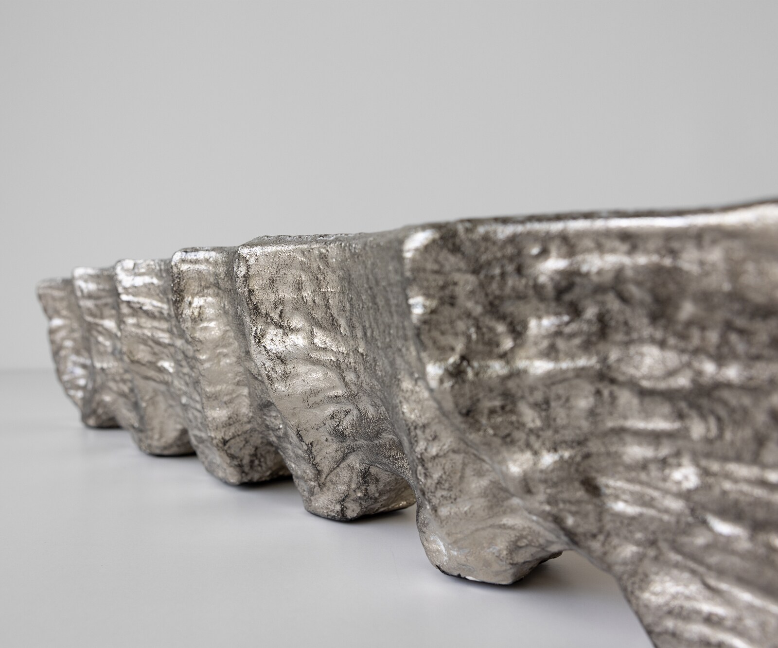 Misa Riffa dł. 100 x szer. 19 x wys. 15 cm aluminium Platin Opal ręcznie robiona 5