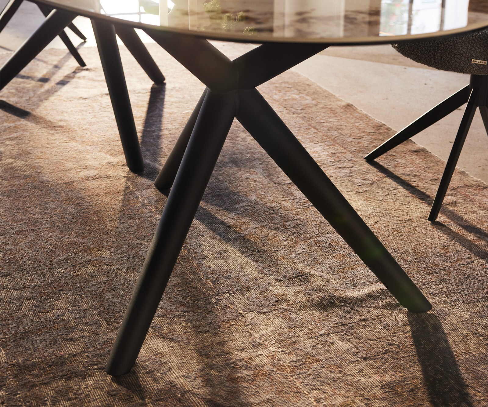 Stół do jadalni Edge owalny 280x130cm ceramika Minas Melange biało-beżowy rama Estelar metal czarny 4