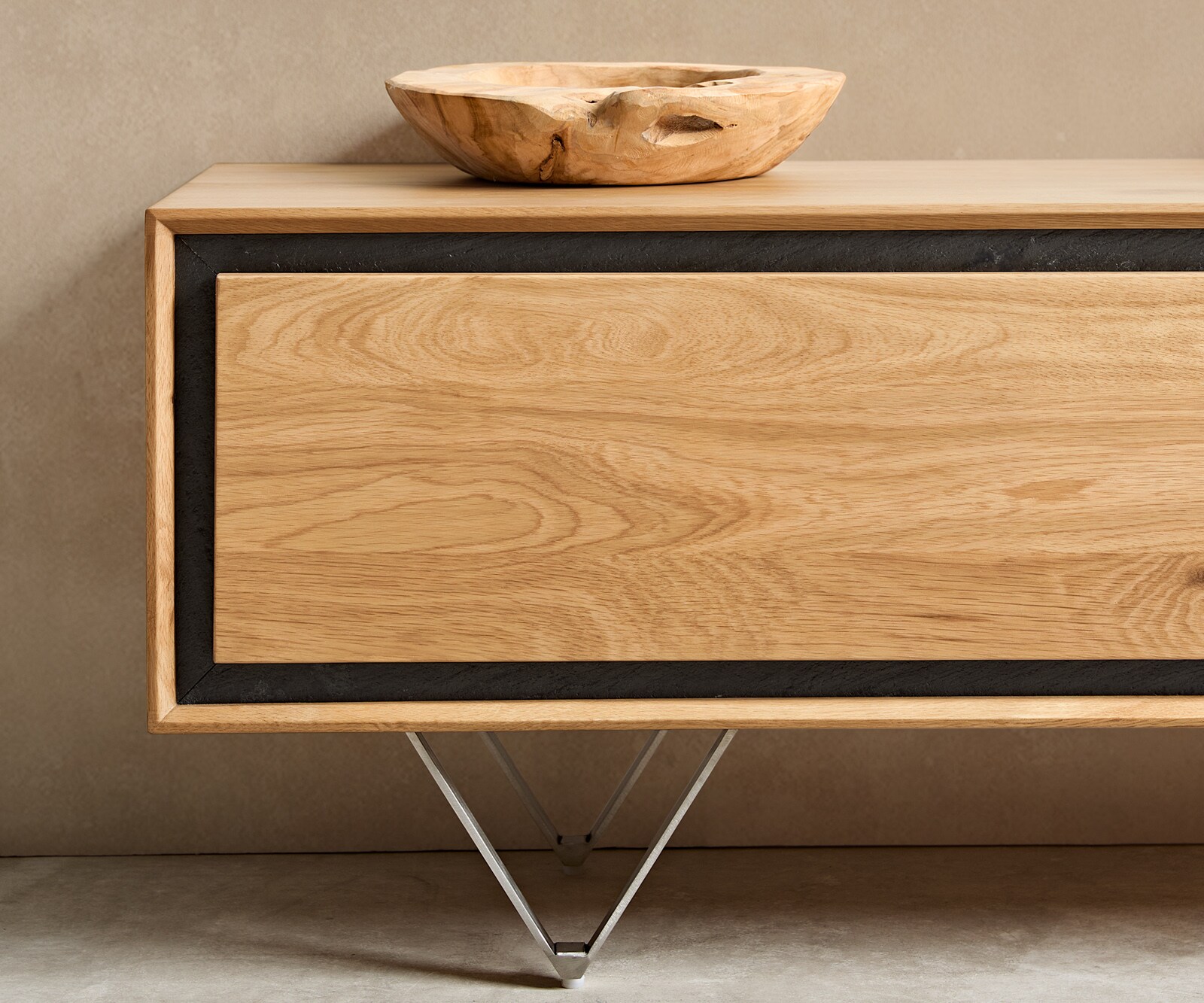 Szafka RTV Stonegrace 200 cm dąb naturalny 4 drzki fornir kamienny nóżki V stal nierdzewna 6