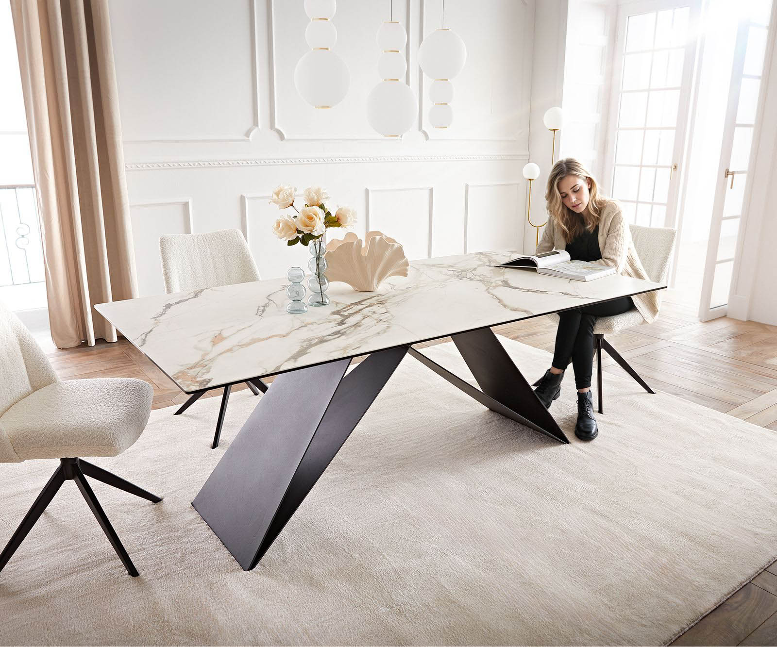 Stół do jadalni Edge 200x100 cm ceramika Calacatta Luxe biało-złoto-szary rama V metal czarna 1
