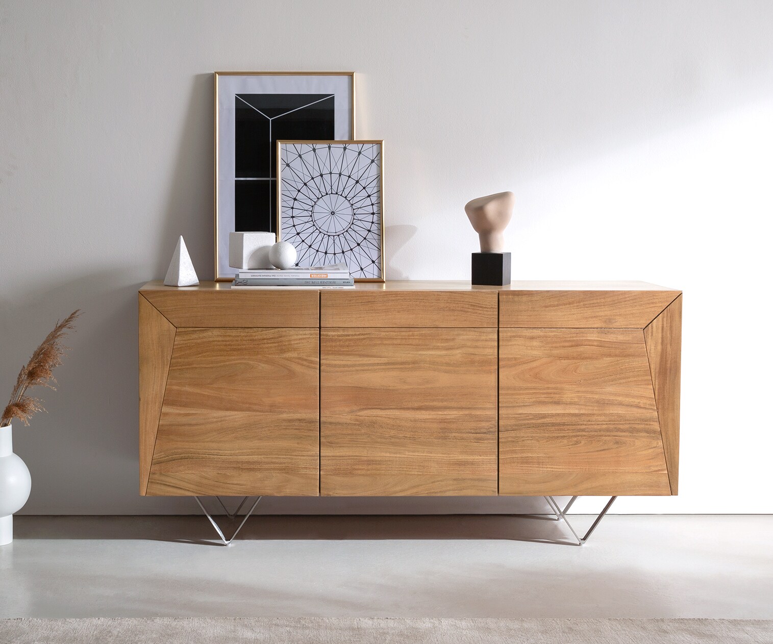 Komoda Kayu 145x40x70 cm akacja naturalna 3 drzwi nóżki V 1