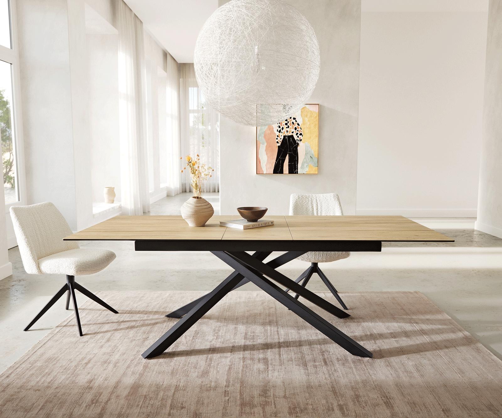 Stół do jadalni Edge 180-220x100 cm ceramika Laminam® Sabbia kolor dębu rama Cross czarna rozkładany 6