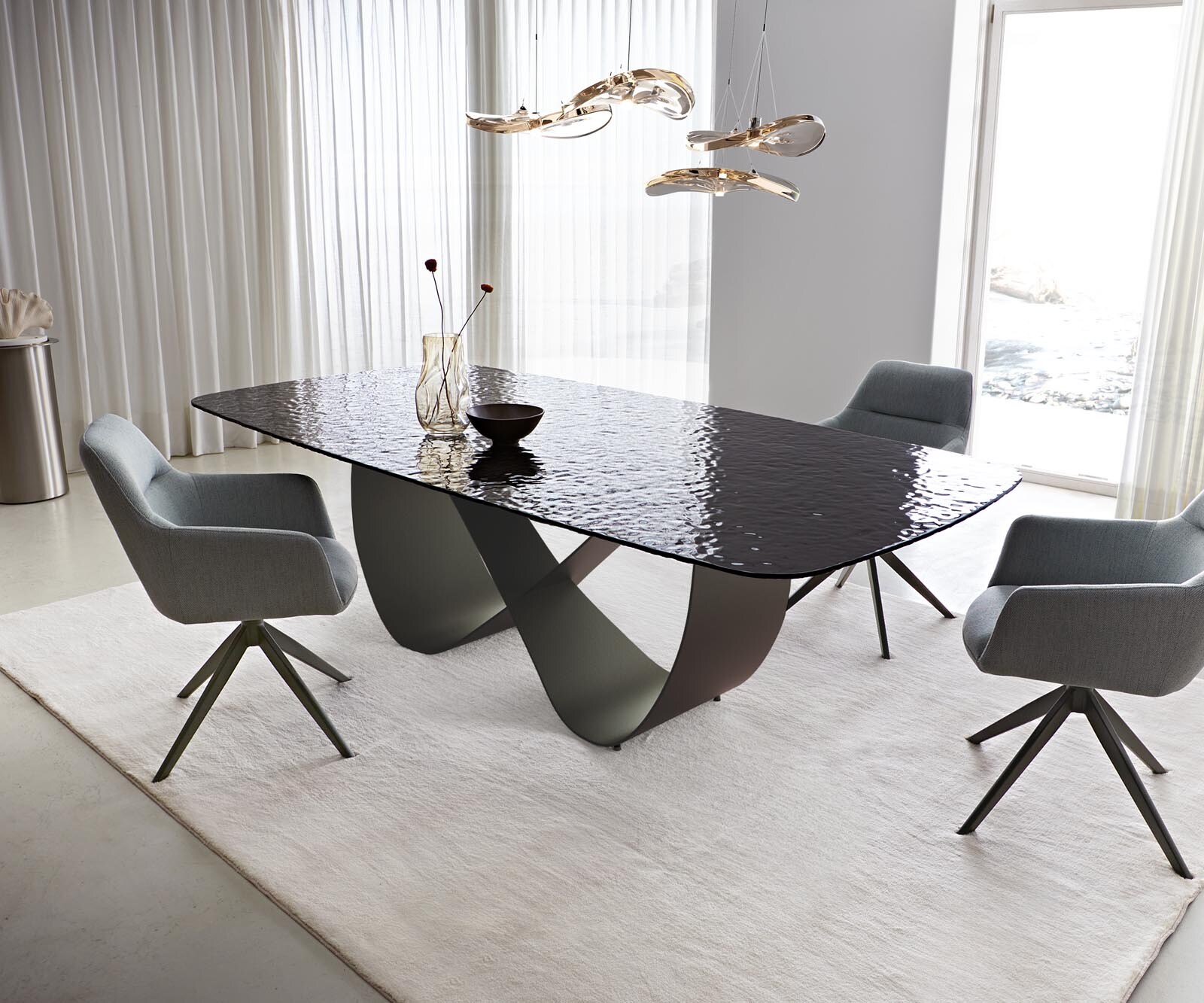 Stół do jadalni Edge kształt beczki 240x120cm szkło reliefowe czarne efekt 3D rama Infinity metal kolor tytanowy