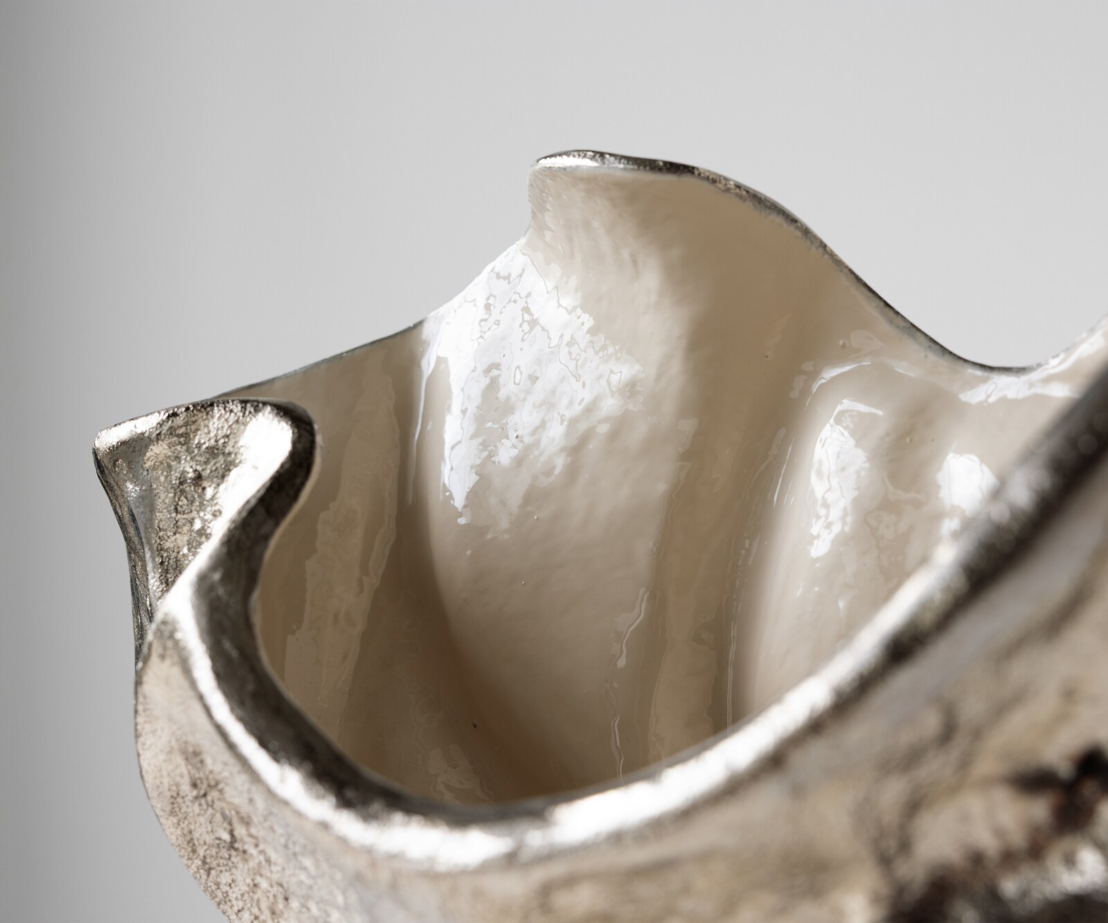 Misa Valena dł. 39 x szer. 17 x wys. 29 cm aluminium Platin Opal ręcznie robiona 4