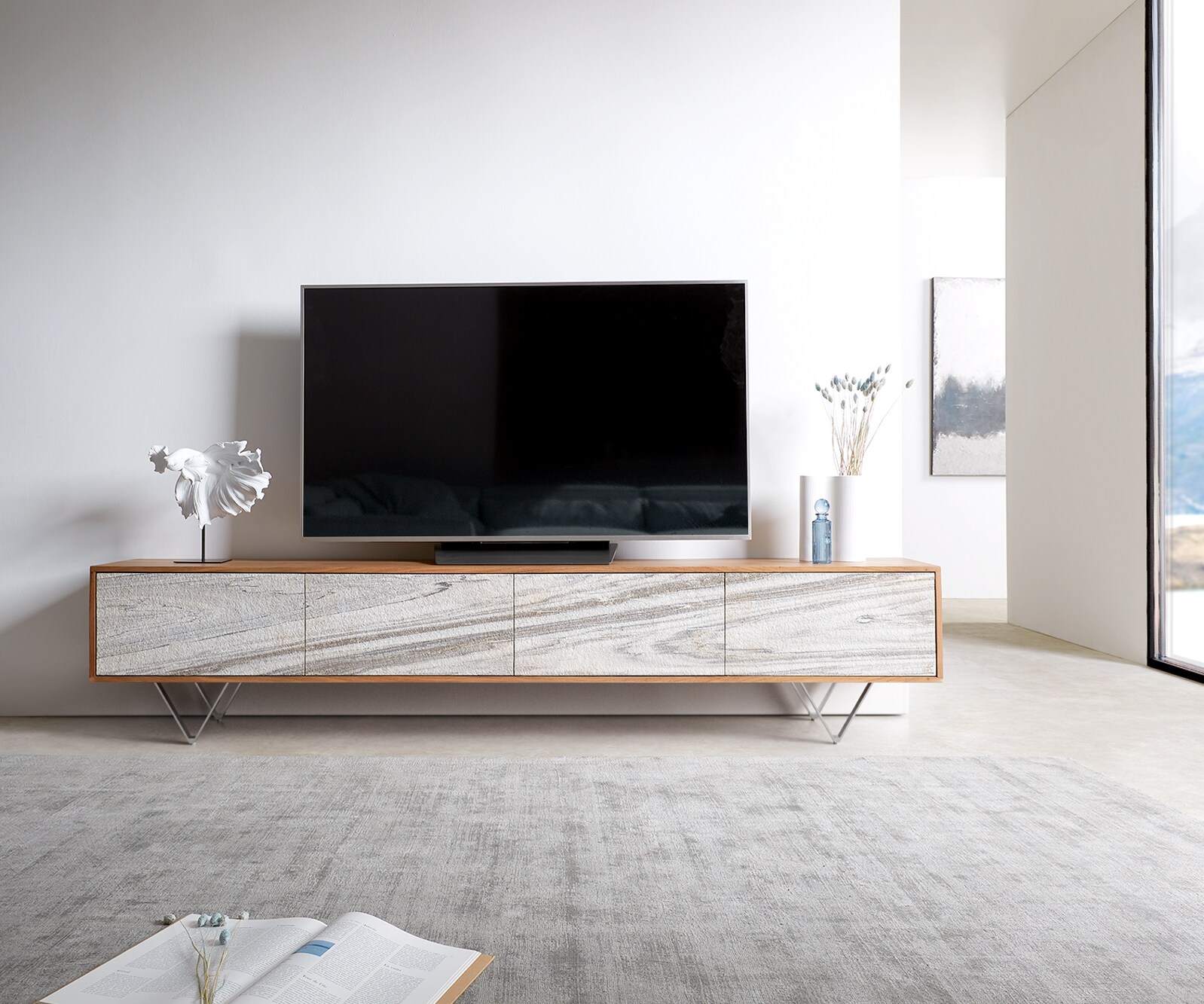 Szafka RTV Kleo 220 cm akacja naturalna 4 drzwi nóżki V stal nierdzewna 1