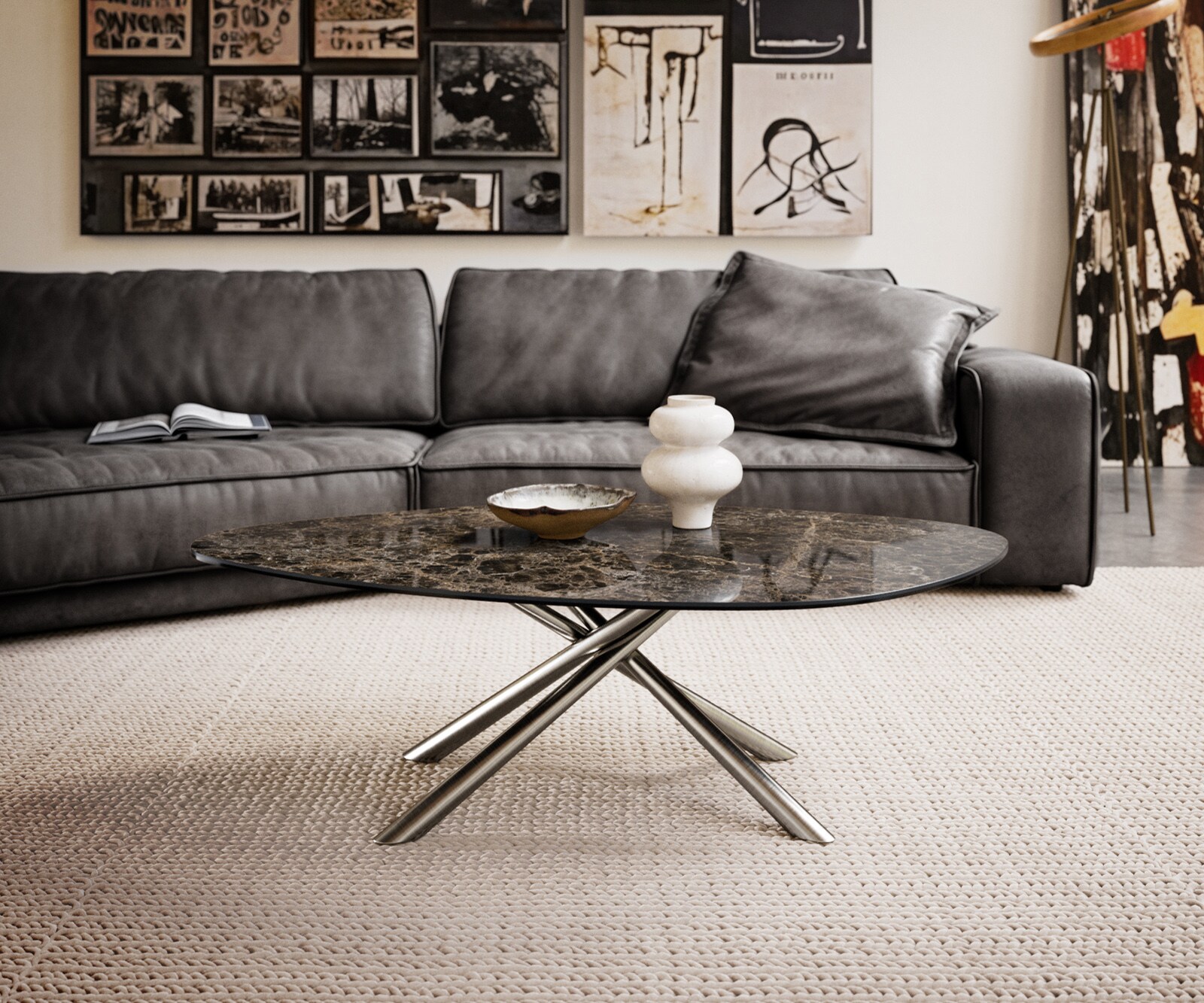 Stolik kawowy Edge kształt organiczny 140x76 cm ceramika Laminam® Emperador Extra Lucidato ciemnobrązowa podstawa Sarity stal nierdzewna szczotkowana 2