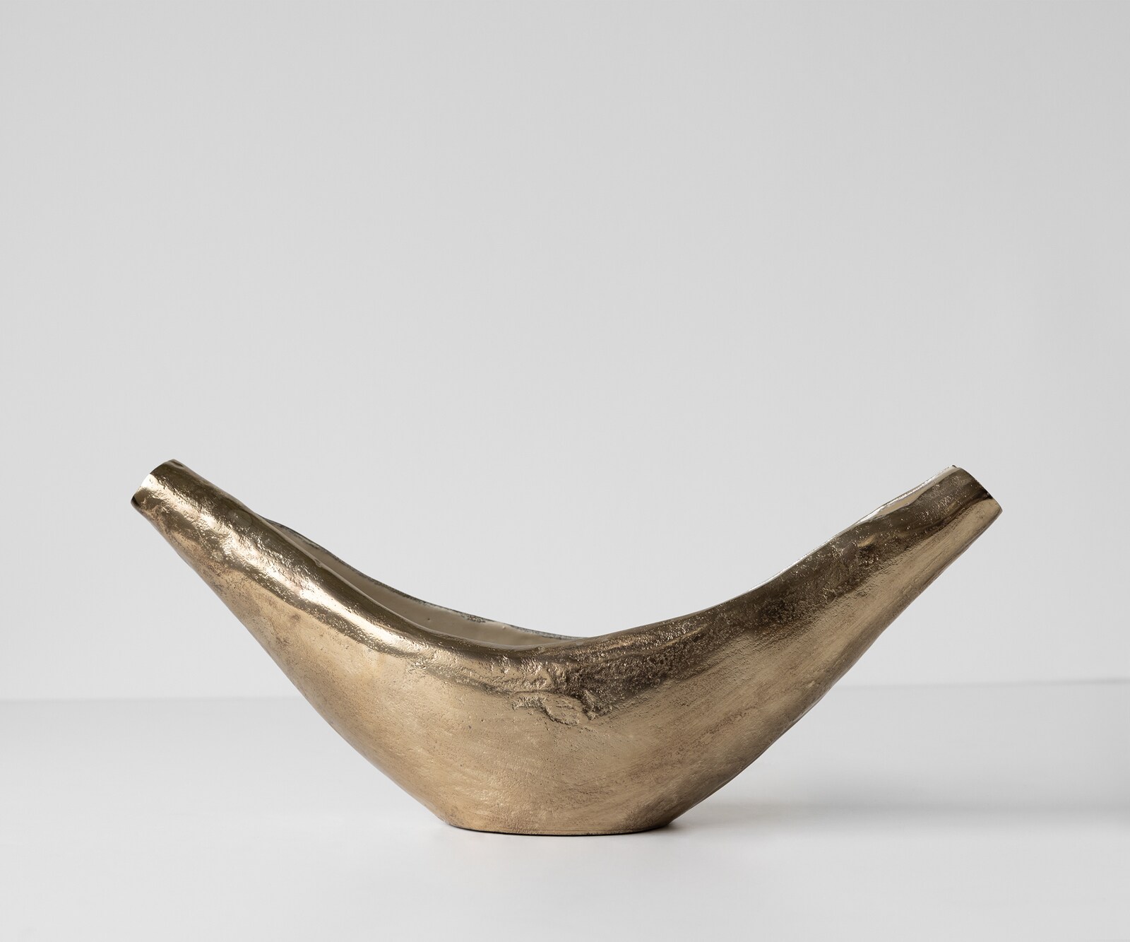 Rzeźba Navira dł. 51 x szer. 13 x wys. 20 cm aluminium Champagner Ivory ręcznie robiona 1