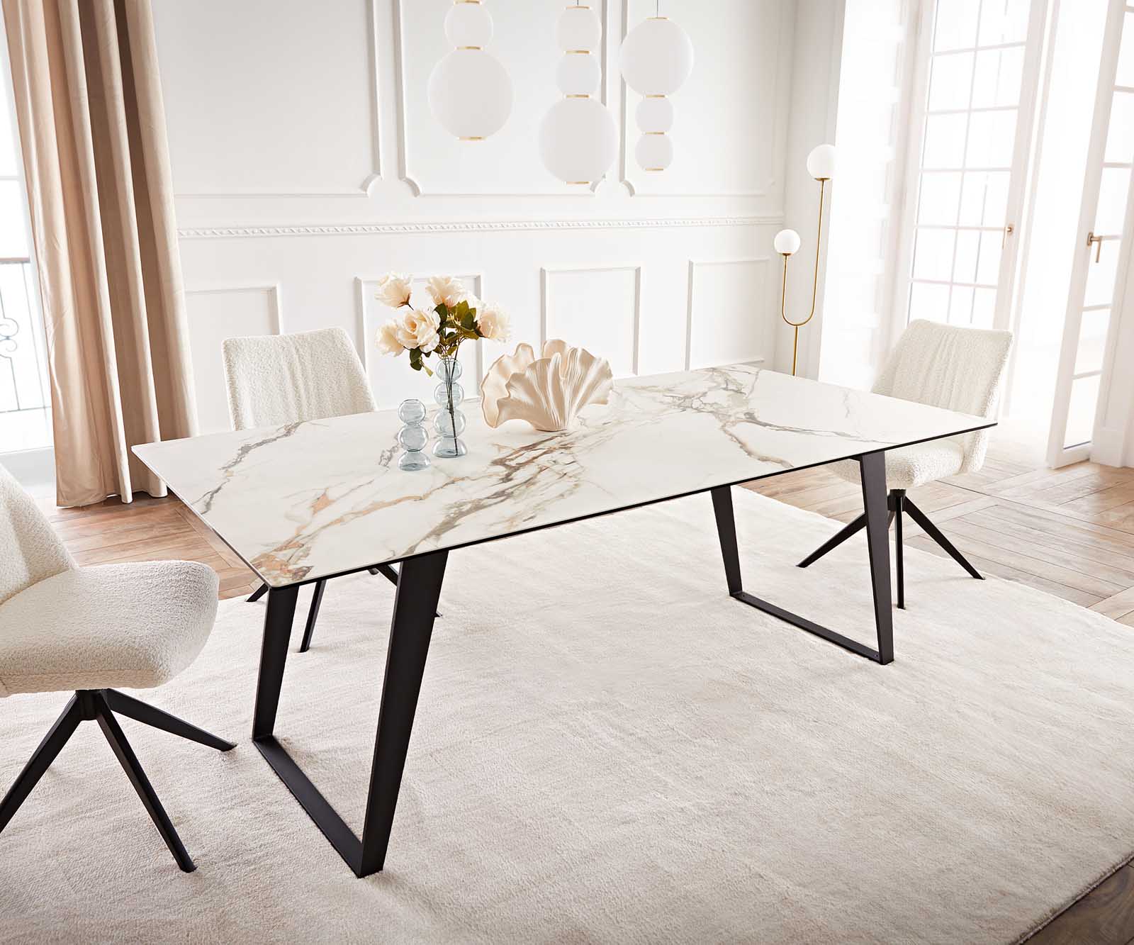 Stół do jadalni Edge 200x100 cm ceramika Calacatta Luxe biało-złoto-szary metal pochylona rama czarna 1