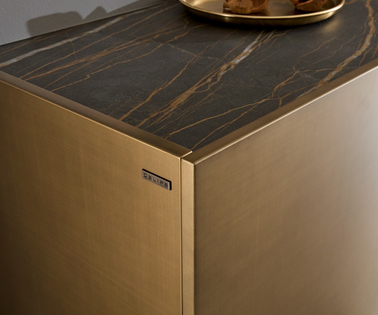Komoda Kazu 220 cm metaliczny złoty 4 drzwi nożk wąskie metal czarny ceramika Laminam® Noir Desir brązowy 3