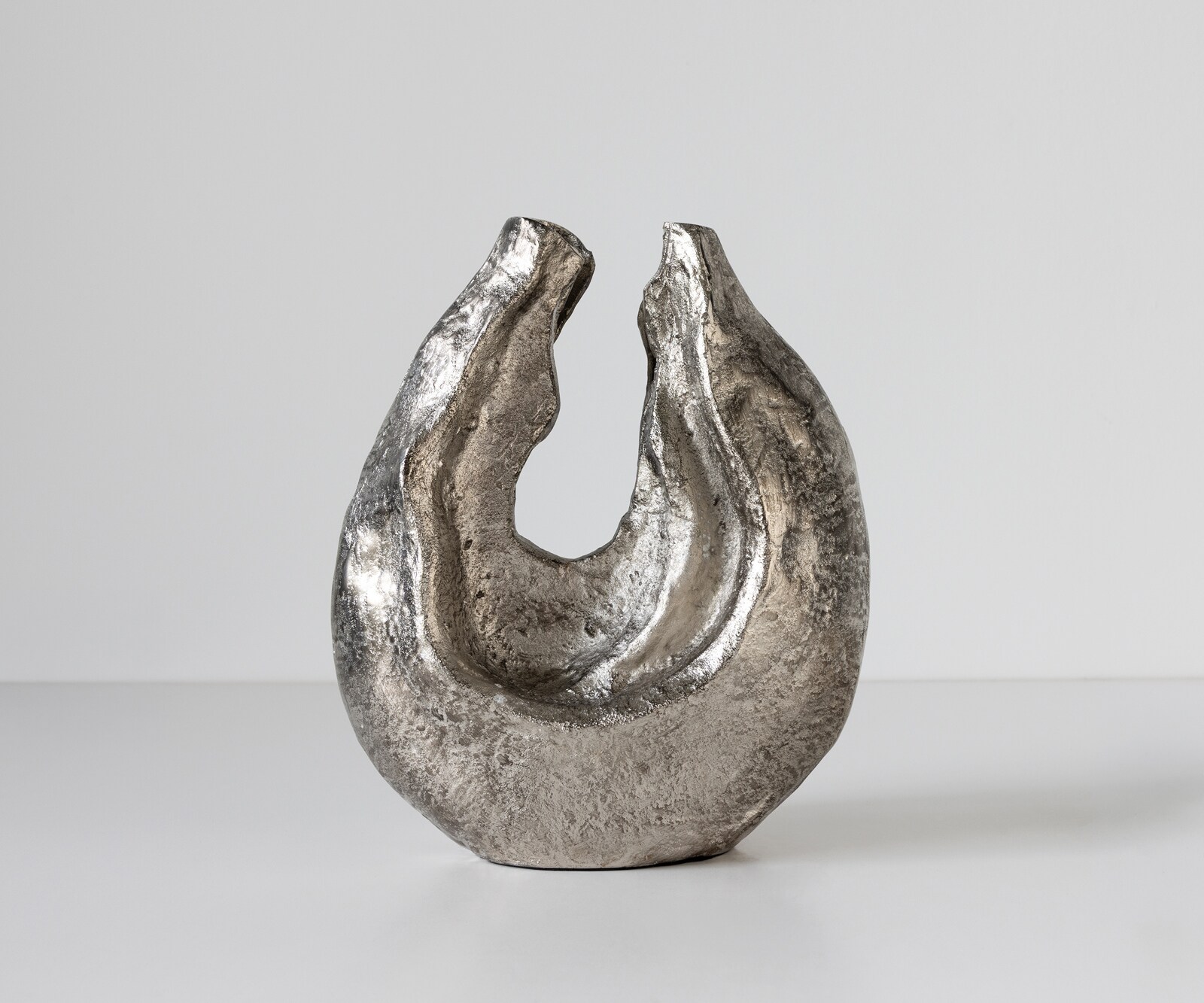 Rzeźba Nexora dł. 34 x szer. 17 x wys. 40 cm aluminium Platin ręcznie robiona 1