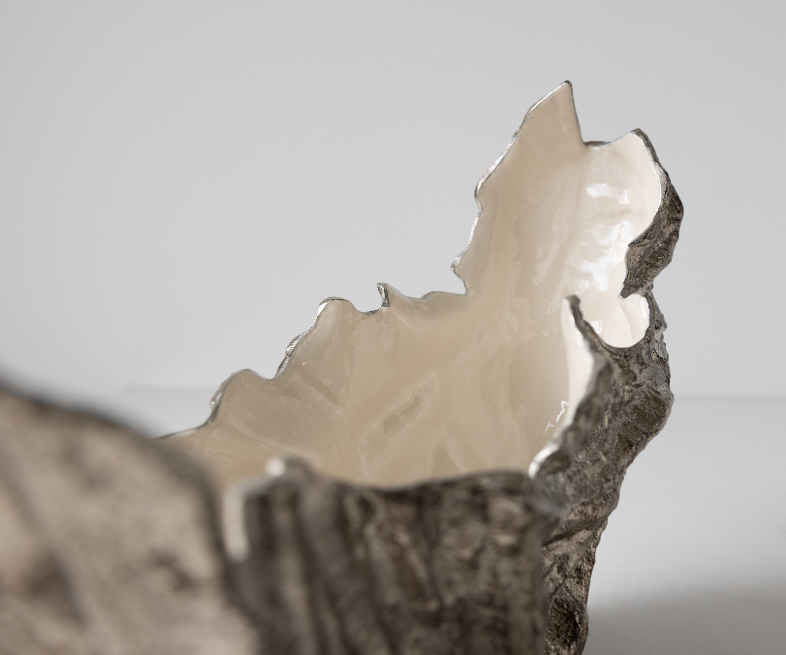 Misa Maris dł. 52 x szer. 15 x wys. 28 cm aluminium Platin Opal ręcznie robiona 6