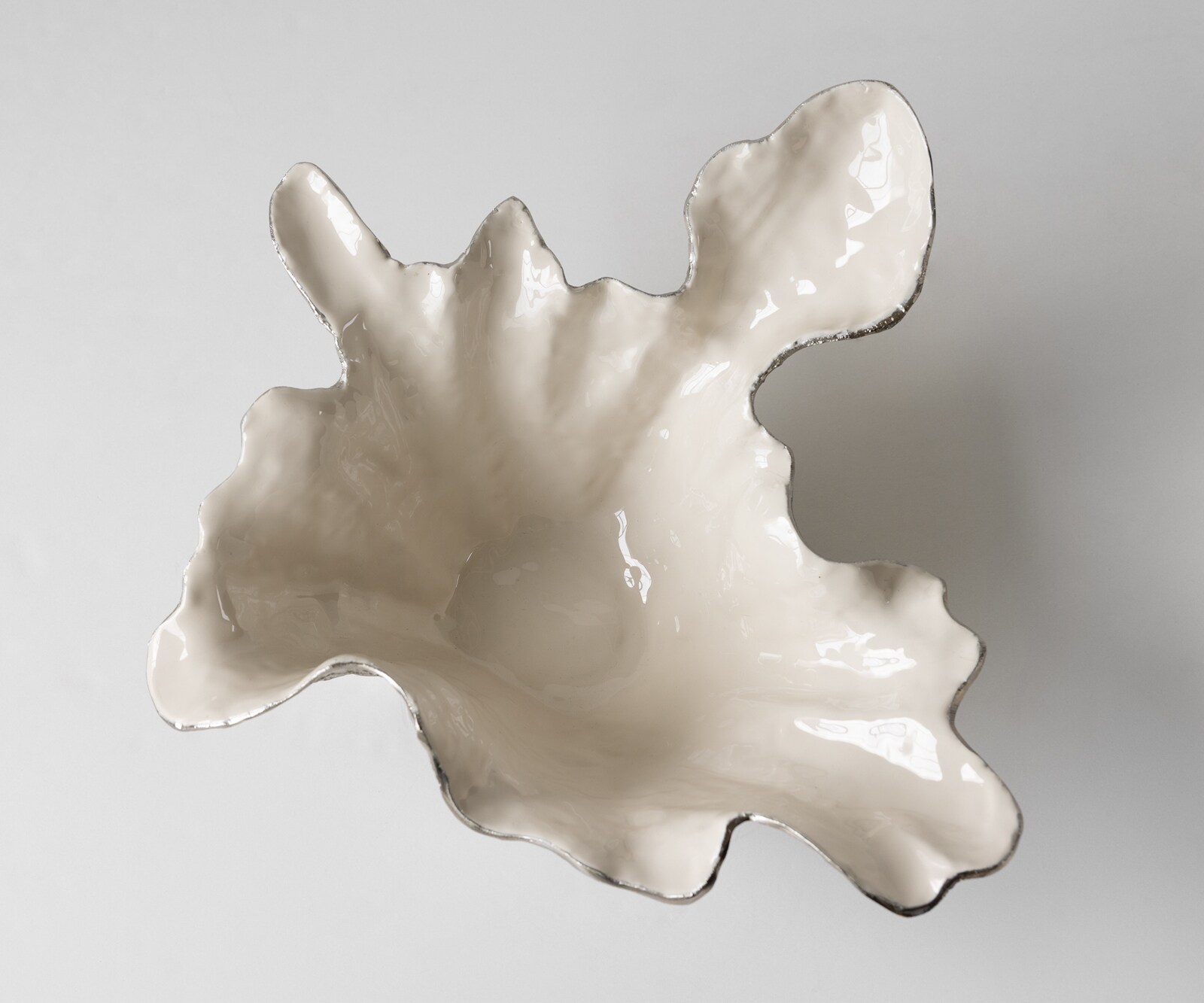 Misa Liora dł. 52 x szer. 51 x wys. 21 cm aluminium Platin Opal ręcznie robiona 2