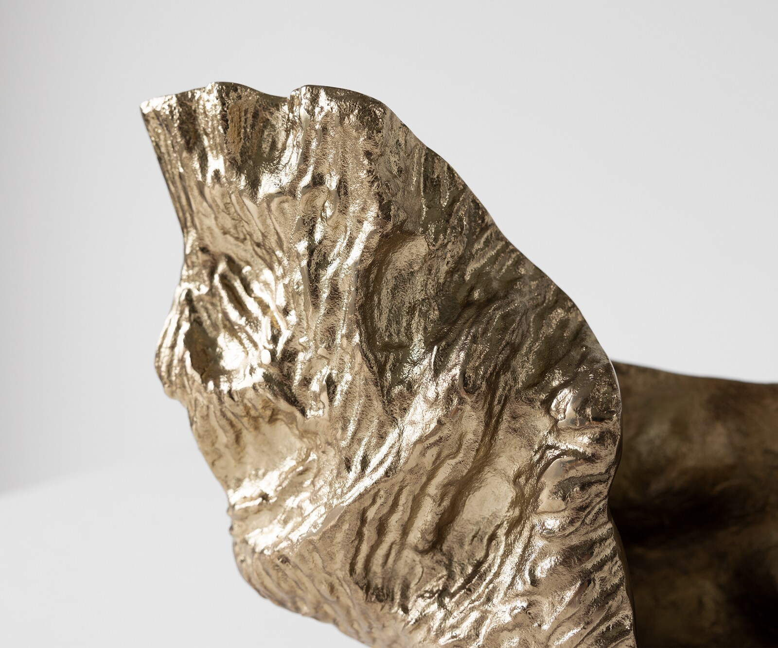 Waza dekoracyjna Alaris dł. 44 x szer. 13 x wys. 31 cm aluminium Champagner ręcznie robiona 2