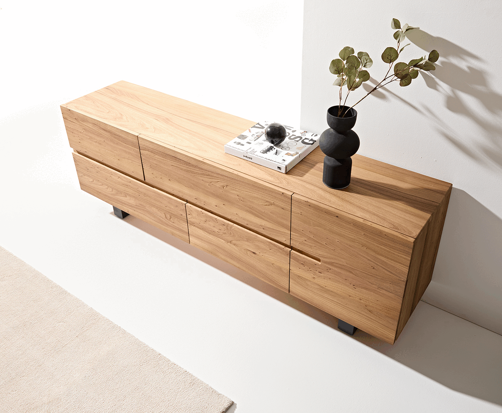 Komoda Tiamar 180 cm wiąz naturalny 1 drzwi 4 szuflady nóżki płozowe metal czarny 3