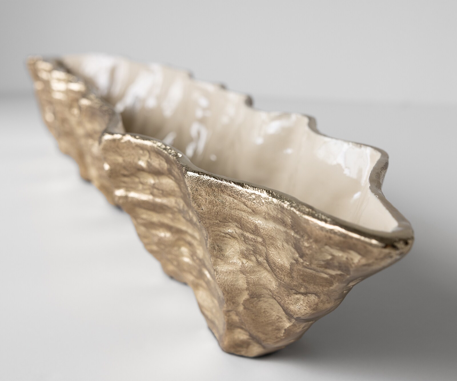 Misa Riffa dł. 100 x szer. 19 x wys. 15 cm aluminium Champagner Ivory ręcznie robiona 2