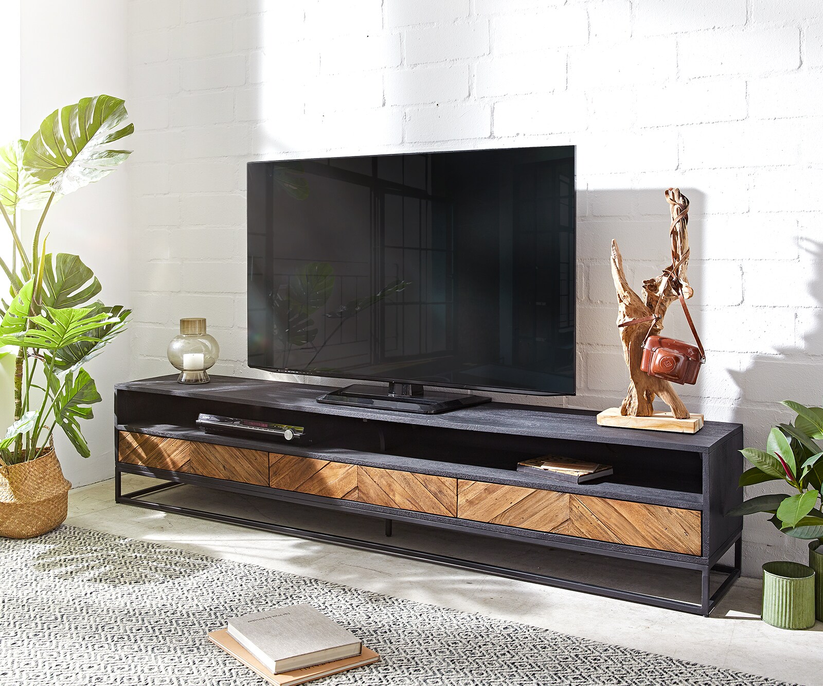 Szafka RTV Famke 200 cm mango drewno tekowe 2 przegrody 3 szuflady