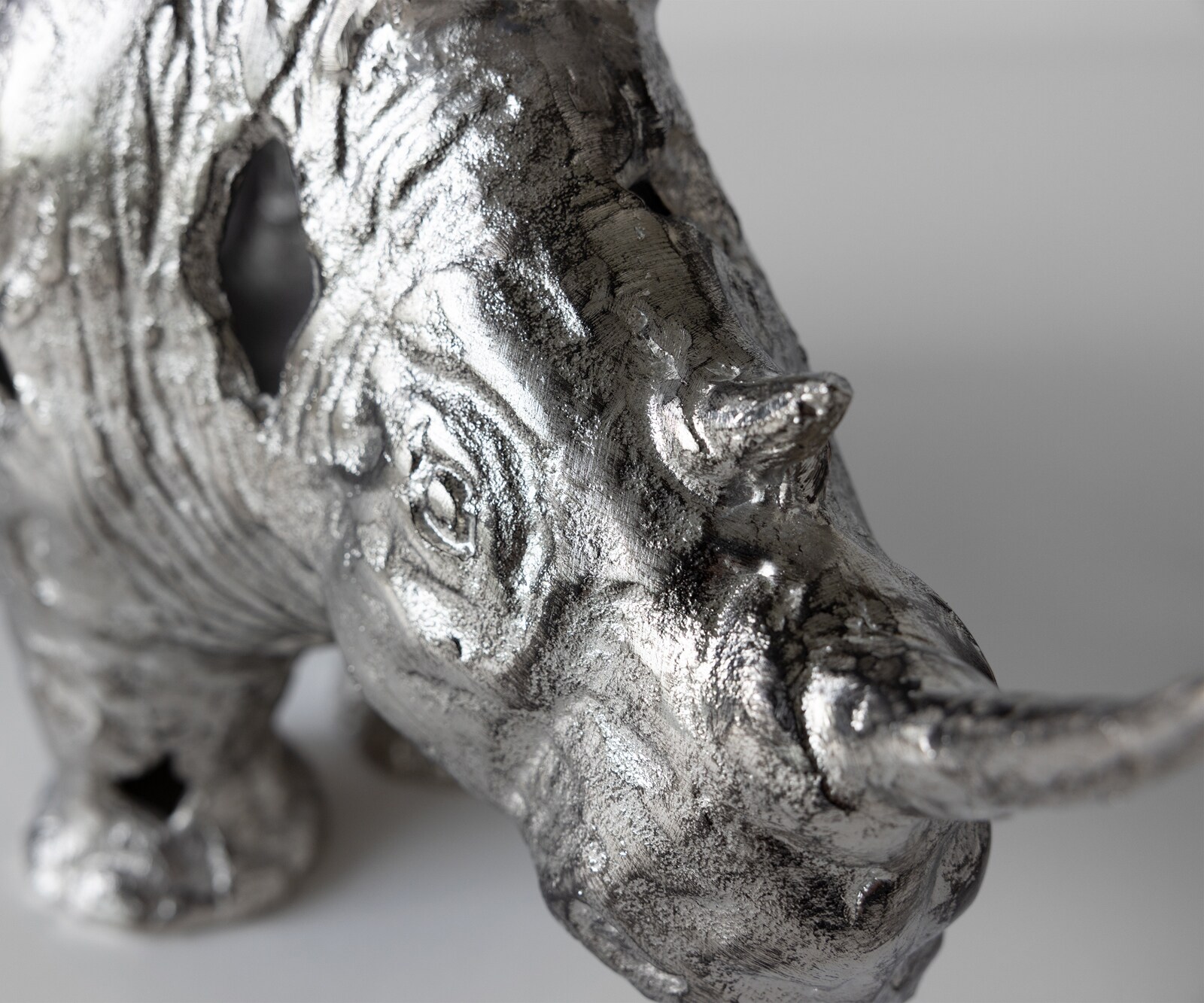 Figura dekoracyjna Rinoro dł. 53 x szer. 19 x wys. 30 cm aluminium Platin ręcznie robiona 3
