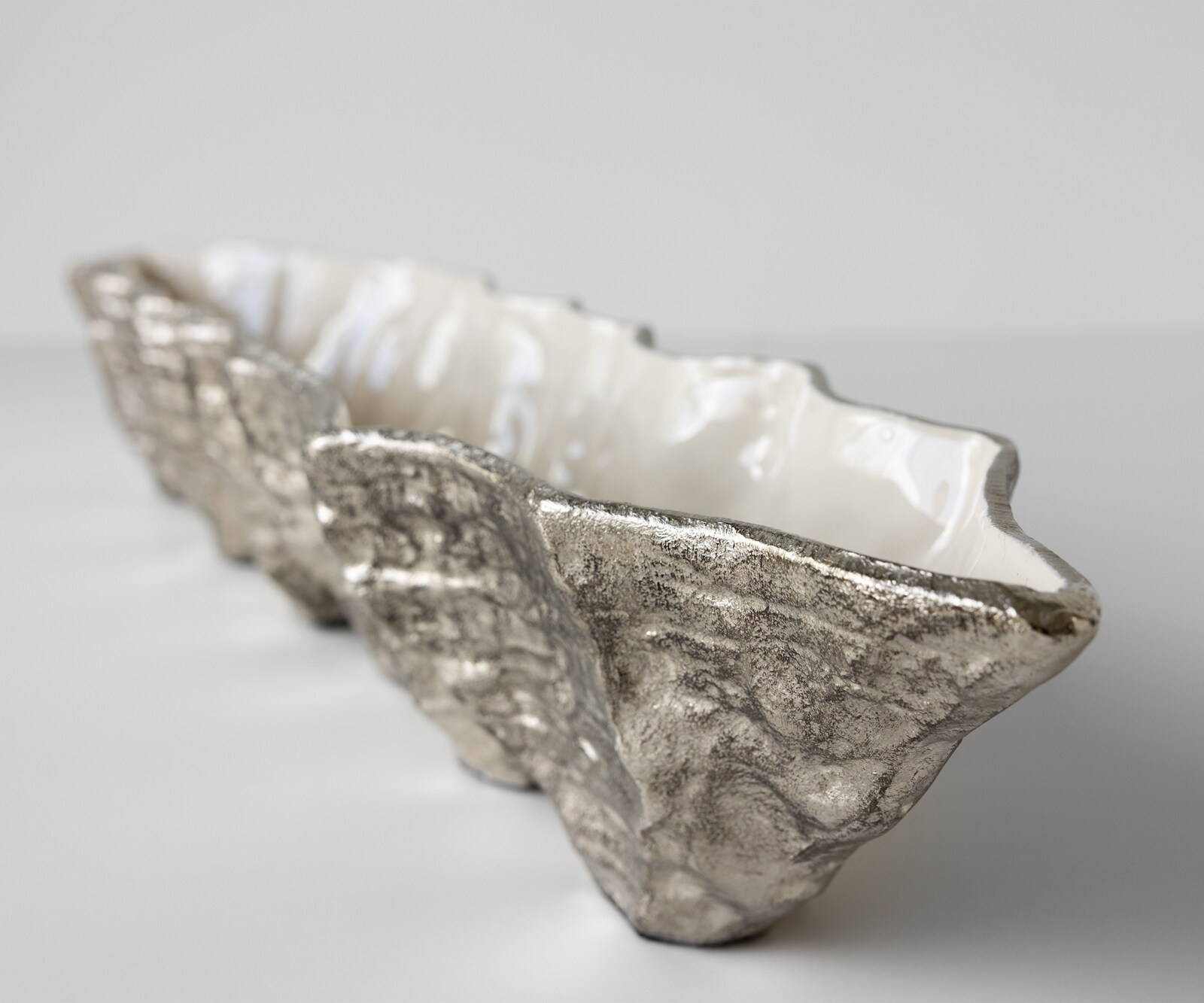 Misa Riffa dł. 100 x szer. 19 x wys. 15 cm aluminium Platin Opal ręcznie robiona 2