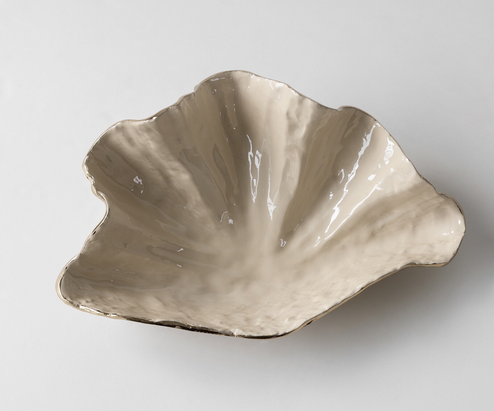 Misa Aurelia dł. 46 x szer. 31 x wys. 15 cm aluminium Champagner Ivory ręcznie robiona 3