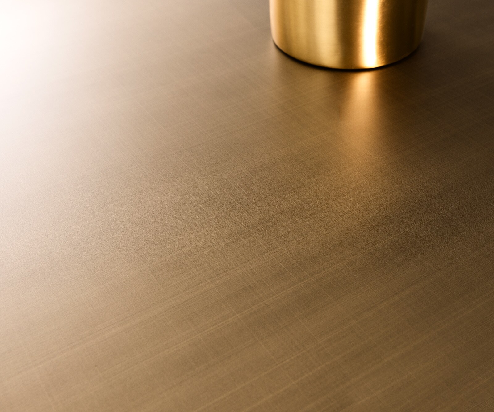 Komoda Aira 200 cm metaliczny złoty 4 drzwi nóżki wąskie metal czarny 3