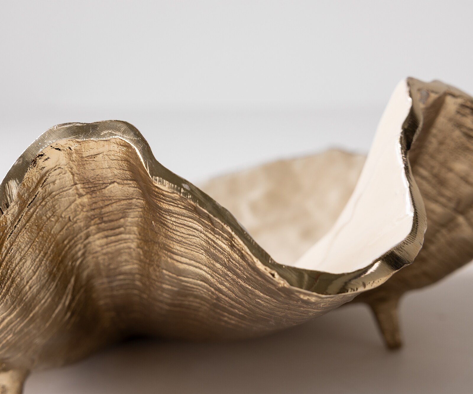Misa Aurelia dł. 46 x szer. 31 x wys. 15 cm aluminium Champagner Ivory ręcznie robiona 2