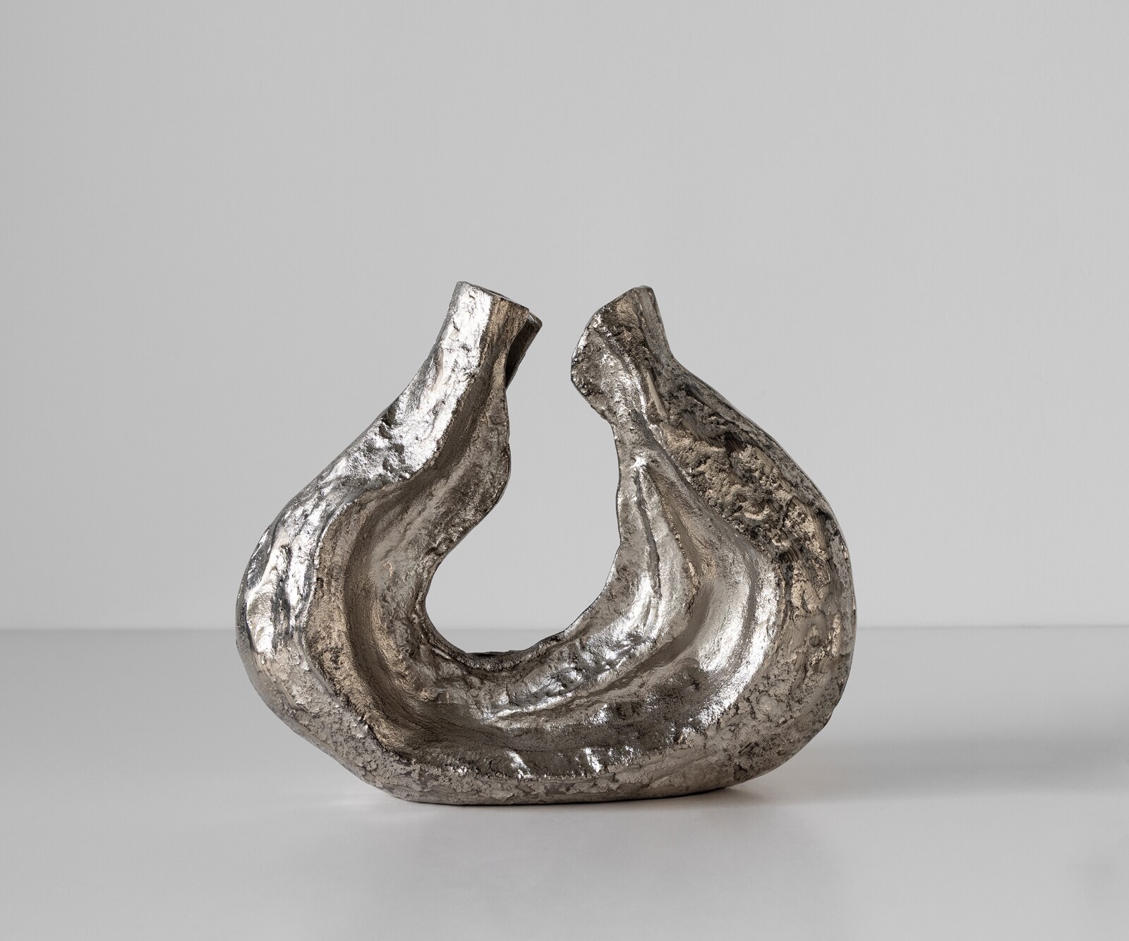 Rzeźba Nexora dł. 40 x szer. 15 x wys. 33 cm aluminium Platin ręcznie robiona 1