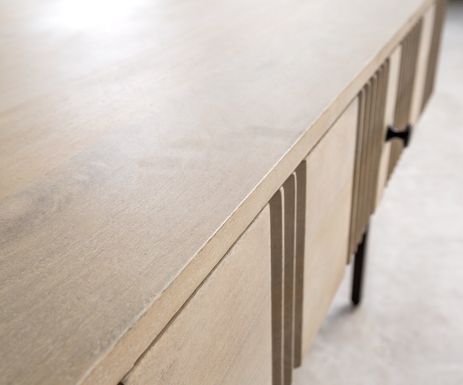 Stolik kawowy Nereos 130x60 cm mango kolor bielony metal czarny 3