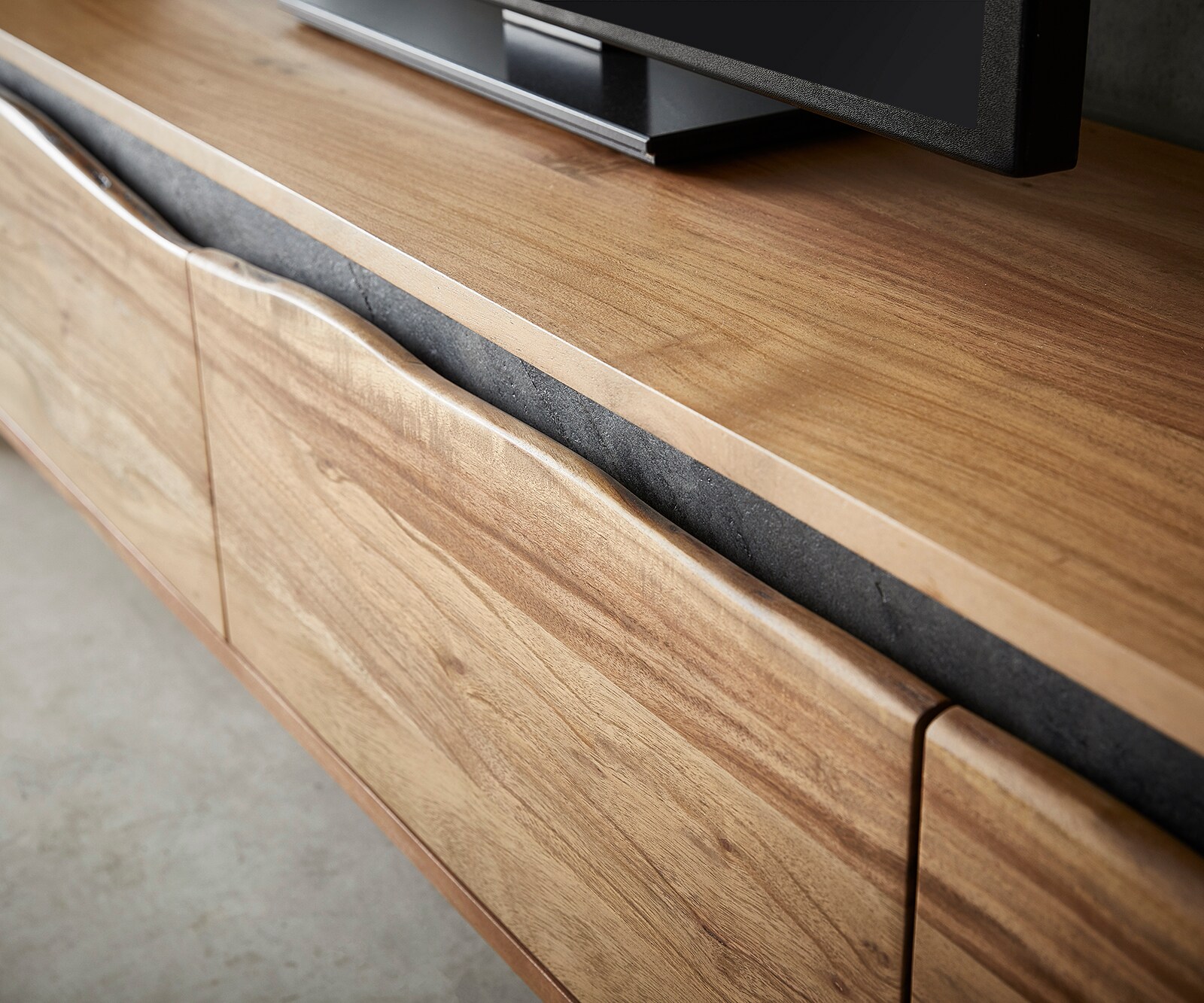 Szafka RTV Stonegrace 220x35 cm akacja naturalna 4 drzwi live-edge 3